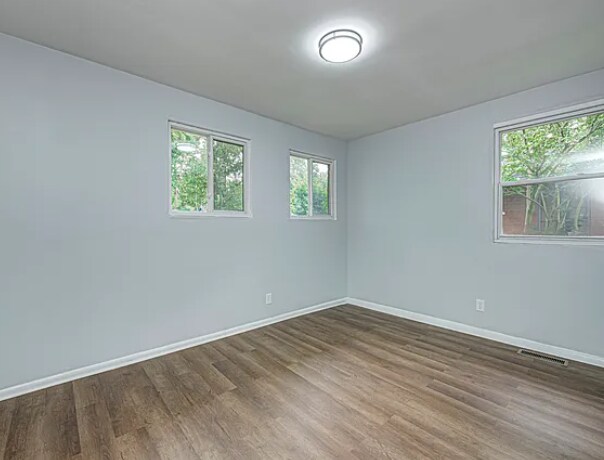 Building Photo - 5364 Clarendon Rd
