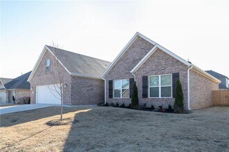 Building Photo - 5653 Poppy Ave