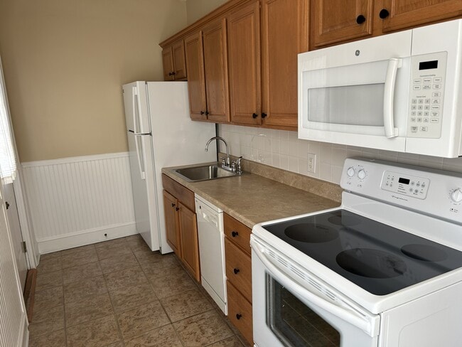 Building Photo - 308 Locust St