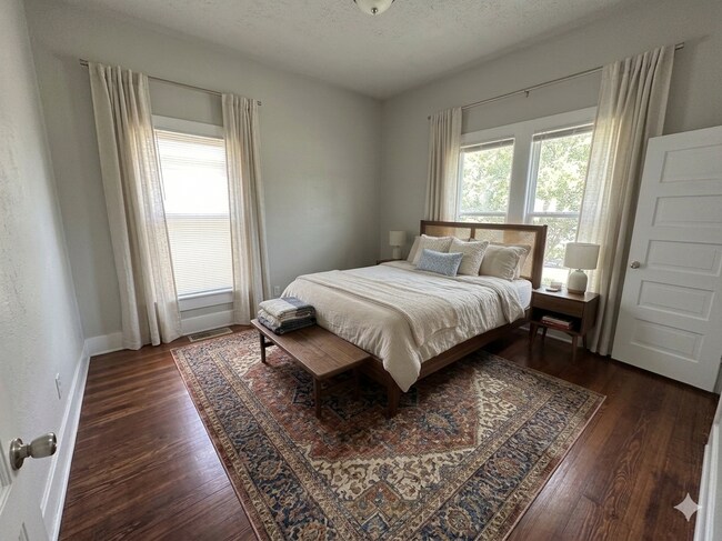 Building Photo - Vintage Charm Meets Modern Hosting: The Ultimate 4-Bedroom meets modern.