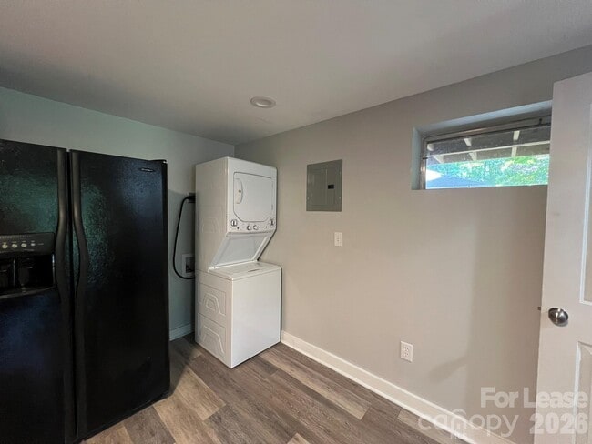 Foto del edificio - 1117 Mineral Springs Rd