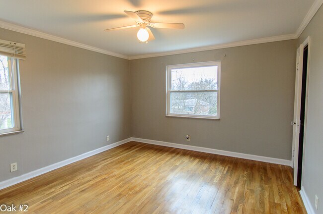 Building Photo - 825 Oak Ave