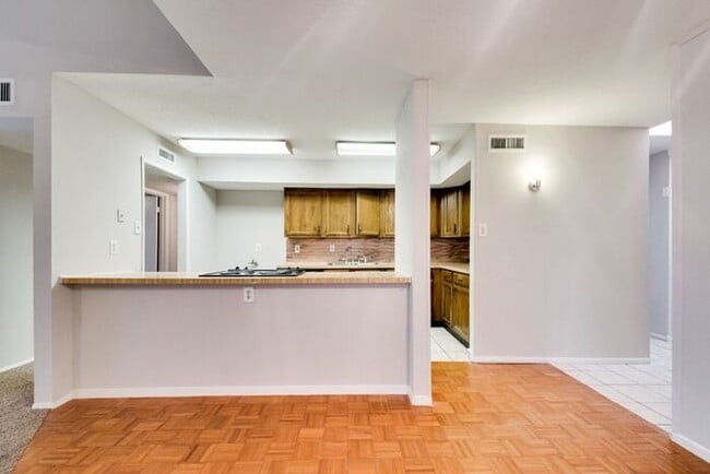 Building Photo - No Application Fees* $500 off 1st months r...