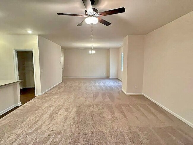 Foto del edificio - 105 Berry Dr