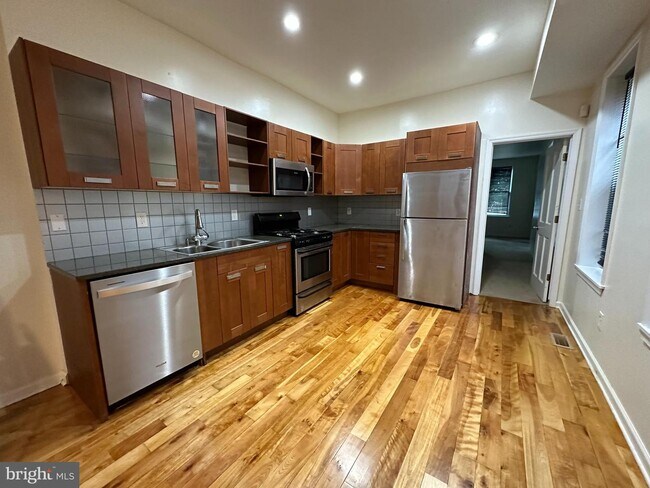 Foto del edificio - 513 E 9th St