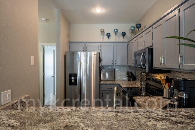 Foto del edificio - 1201 N Mart-way Dr