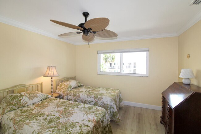 Building Photo - Bella Costa Seasonal Condo for Rent