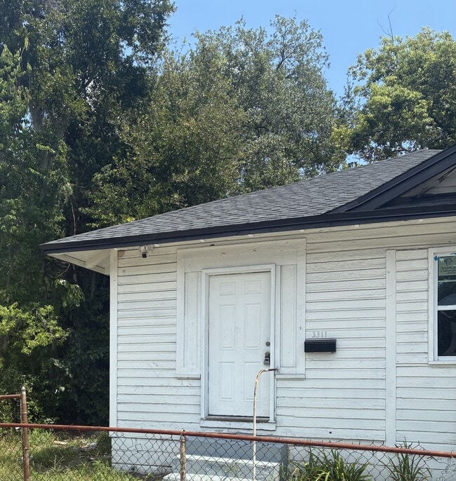 Building Photo - 3311 N Pearl St