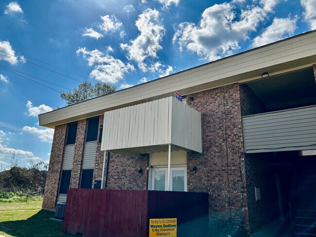 Foto del edificio - 305 Greenbriar St