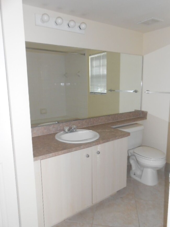 Foto del edificio - 2BED/2BATH