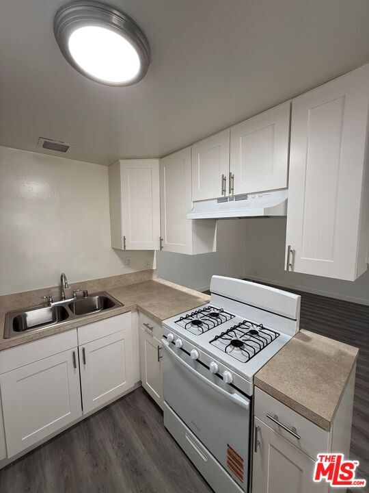 Foto del edificio - 13400 Cordary Ave