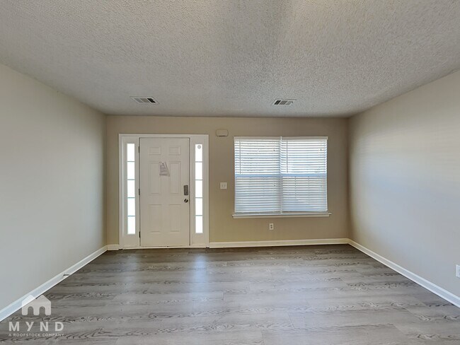 Foto del edificio - 6132 Hickory Ln Dr