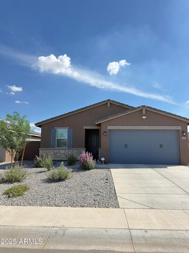 Building Photo - 2609 E San Miguel Dr