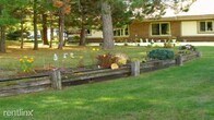 Primary Photo - 2 br, 1 bath Apartment - Pinecrest Manor