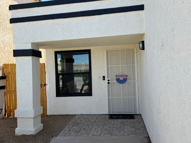 Foto del edificio - 2444 Lakeside Dr