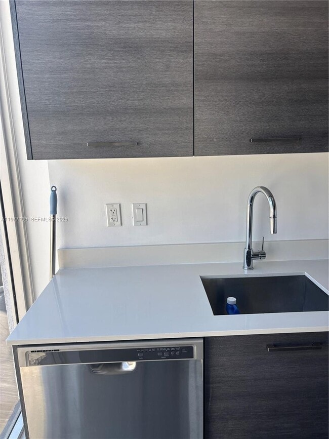 Foto del edificio - 151 SE 1st St