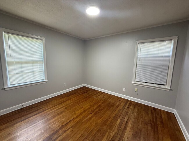 Foto del edificio - Charming 2 bedroom 1 bath home - U of M