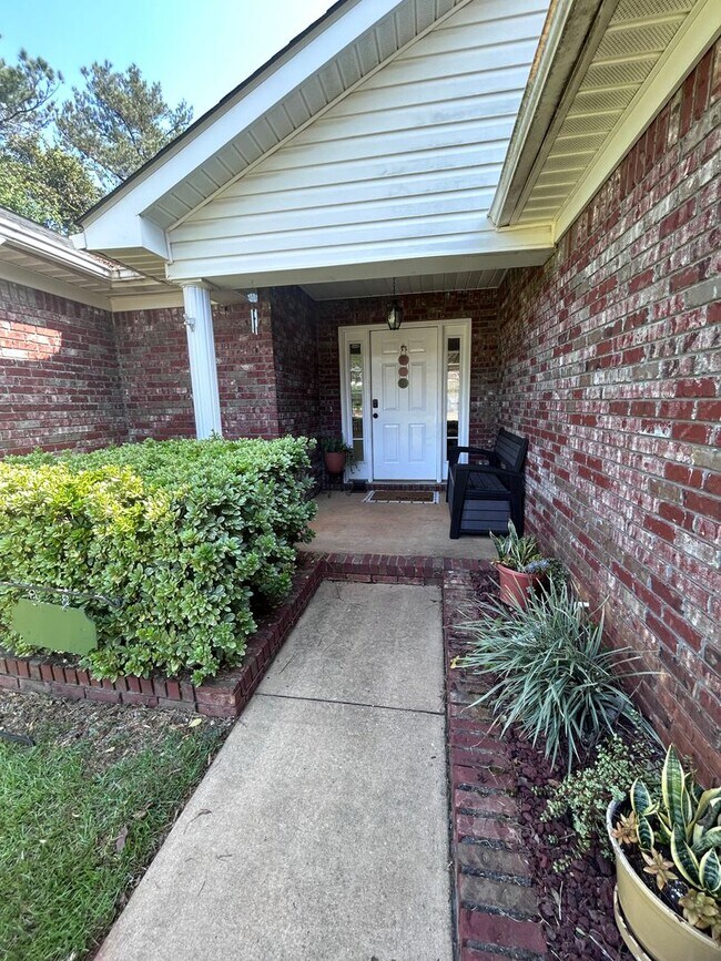 Building Photo - Indian Creek Subdivision!