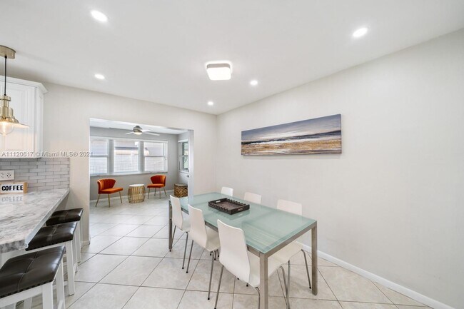 Foto del edificio - 833 NW 9th Ave