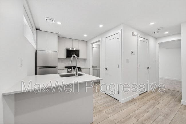 Building Photo - 13516-13115 115 Ave NW