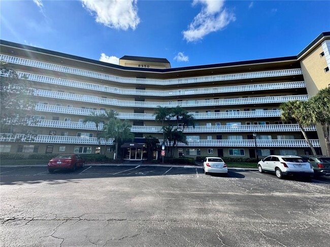 Building Photo - 8950 Park Blvd