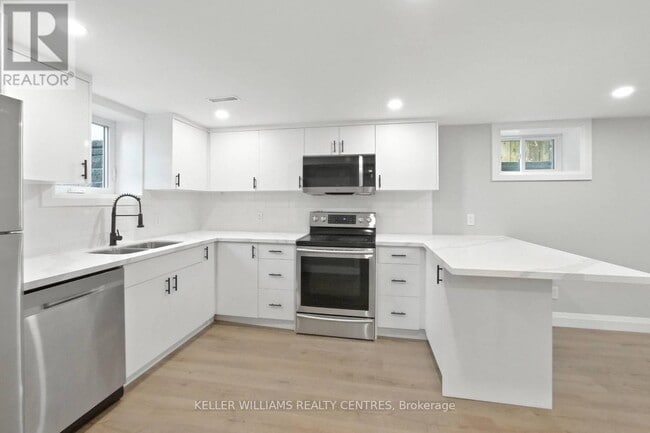 Building Photo - 29 Bronte Crescent