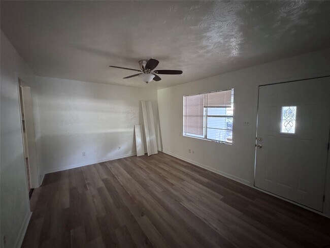 Foto del edificio - 290 Clemmons Ave