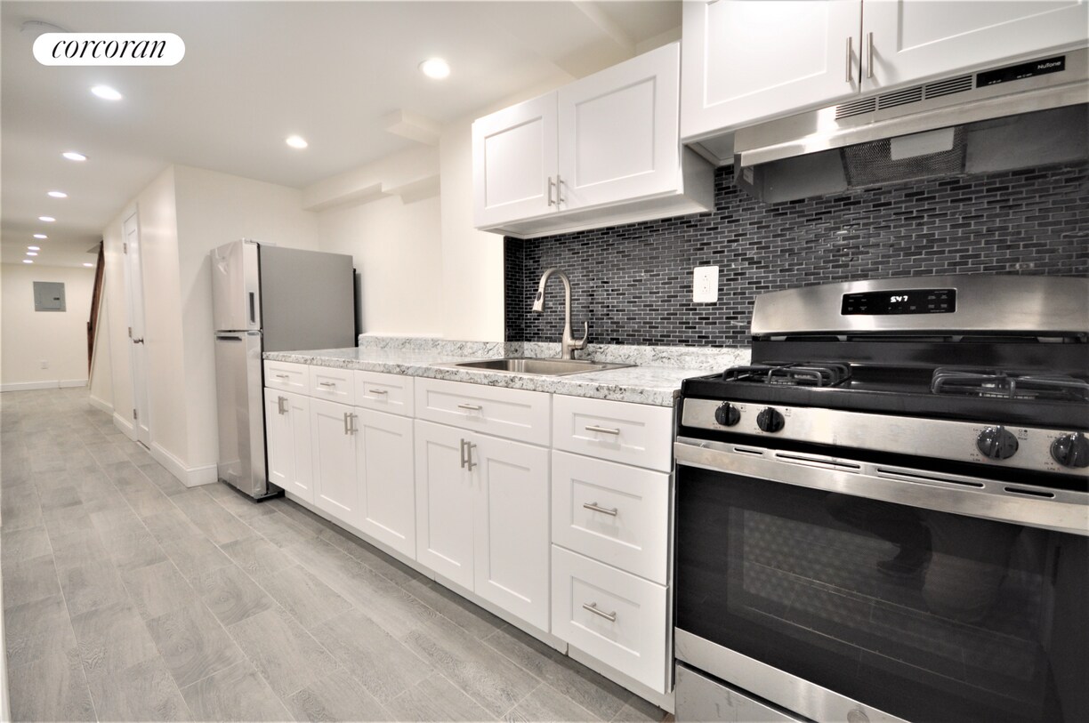 Primary Photo - 140 E 42nd St