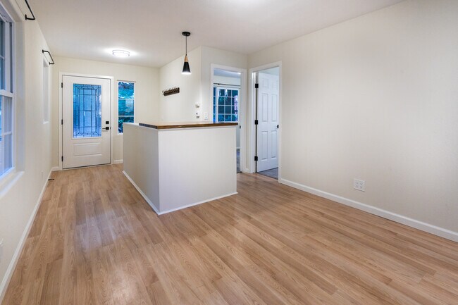 Foto del edificio - 504 Eden Ave