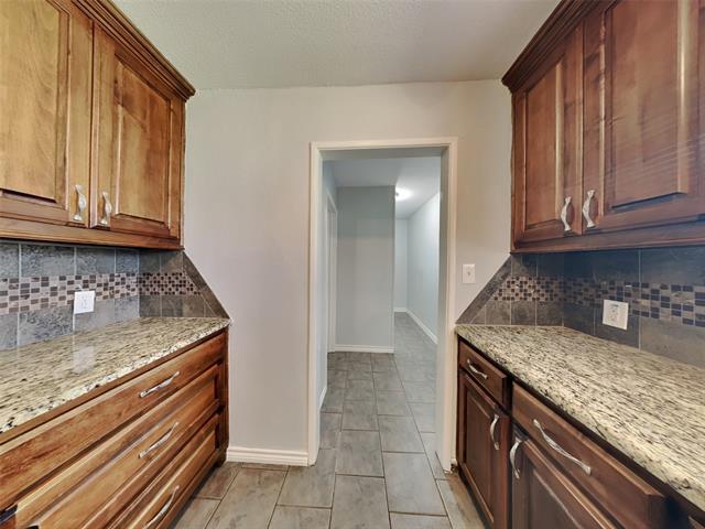 Building Photo - 760 Oakwood Ave