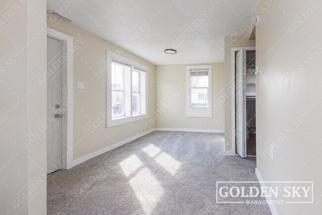 Building Photo - 802 E 25th St