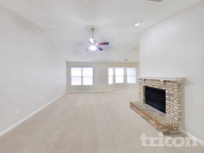 Building Photo - 1487 Rose Hill Dr E