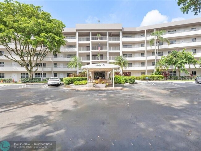 Foto del edificio - 565 Oaks Ln