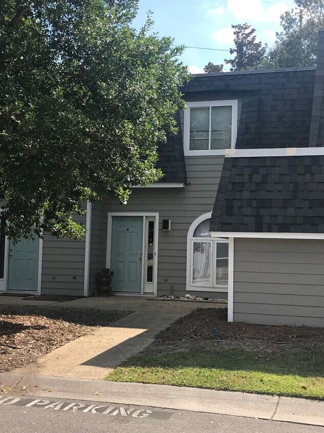 Foto principal - 6328 Wrightsville Ave