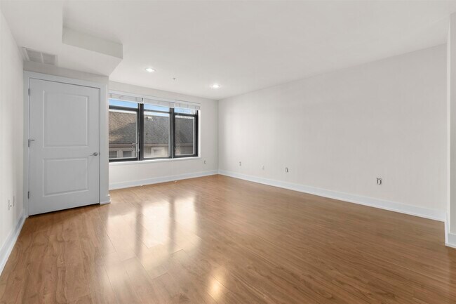 Building Photo - 1040 John F. Kennedy Blvd