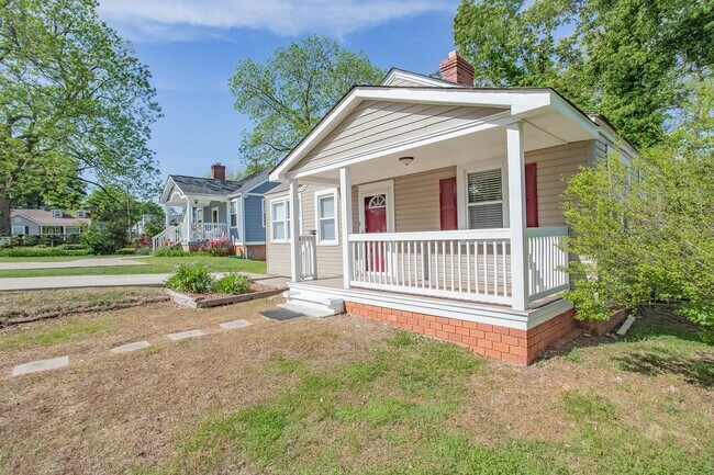 Foto del edificio - Charming Bungalow Style Home Convenient to...