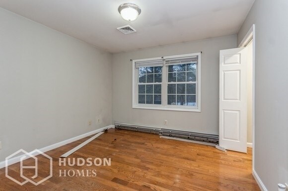 Building Photo - NOW AVAILABLE! 245 Quaker St, Newburgh, NY...