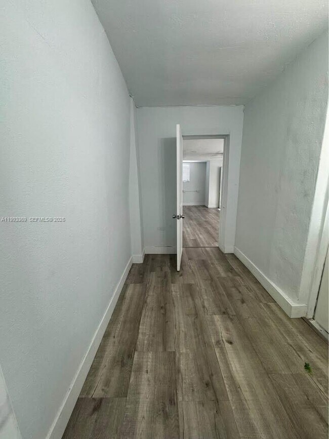 Foto del edificio - 7620 SW 21st St