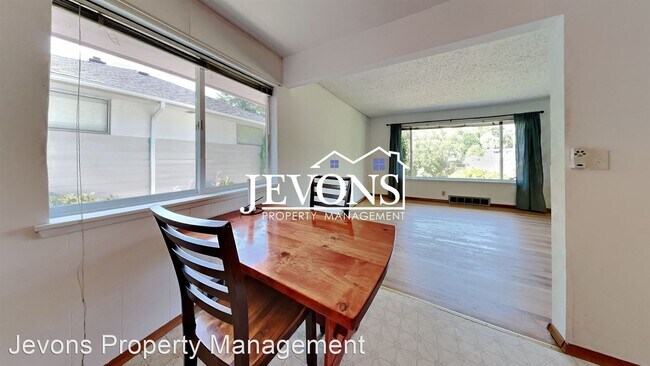 Building Photo - 3 br, 2 bath House - 2855 S Orcas St