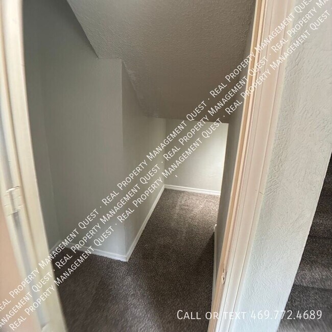 Foto del edificio - 10631 Wessex Dr