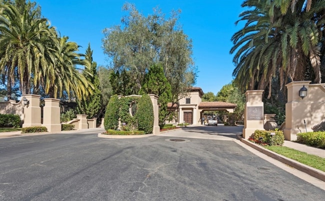 Building Photo - 21 Via Palladio