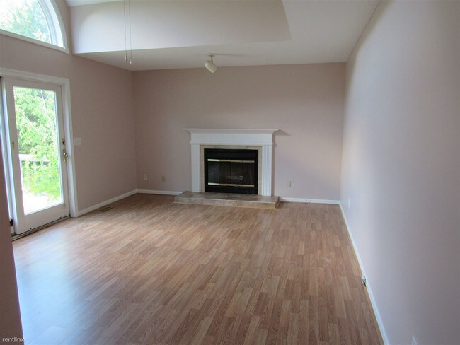 Building Photo - 4 br, 2.5 bath House - 9450 Consumers Dr