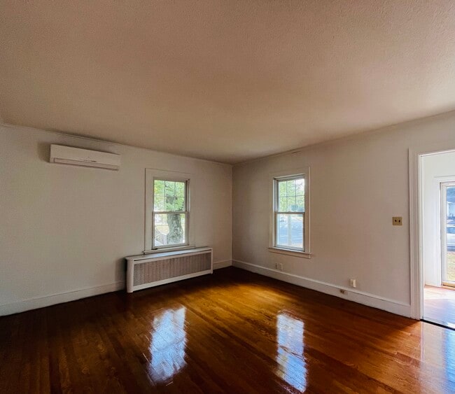 Building Photo - 317 Addison Rd
