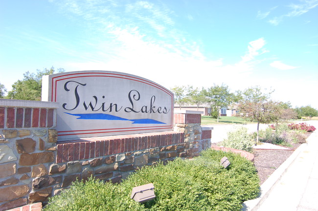 Foto del edificio - Twin Lakes Apartments