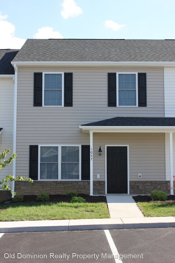 Foto principal - 3 br, 2.5 bath House - 1038 Wellington Drive