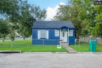 Building Photo - 310 S Farragut Ave