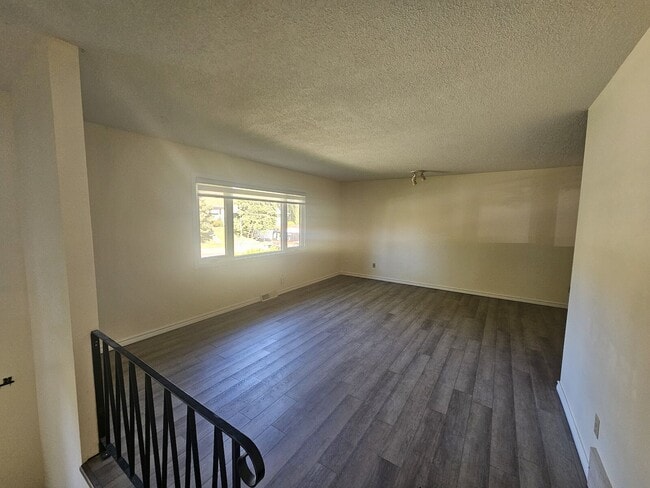 Building Photo - 5003 Brisebois Dr NW