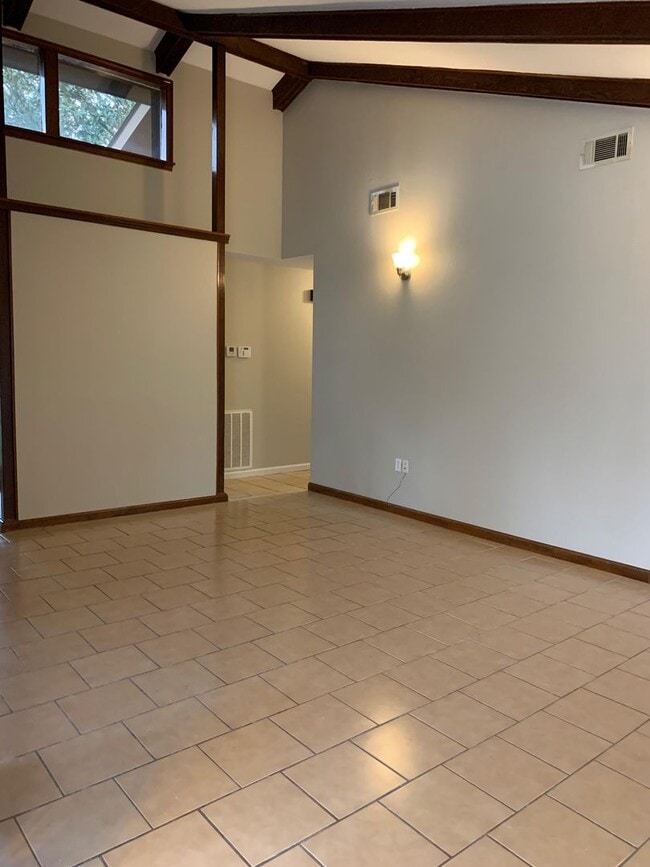 Building Photo - 13431 Briargrove Ave