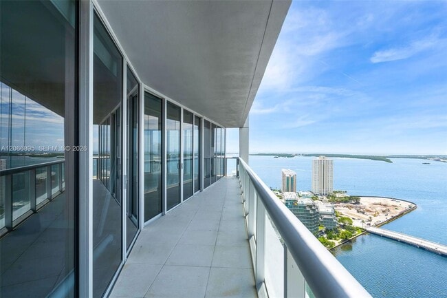 Building Photo - 495 Brickell Ave