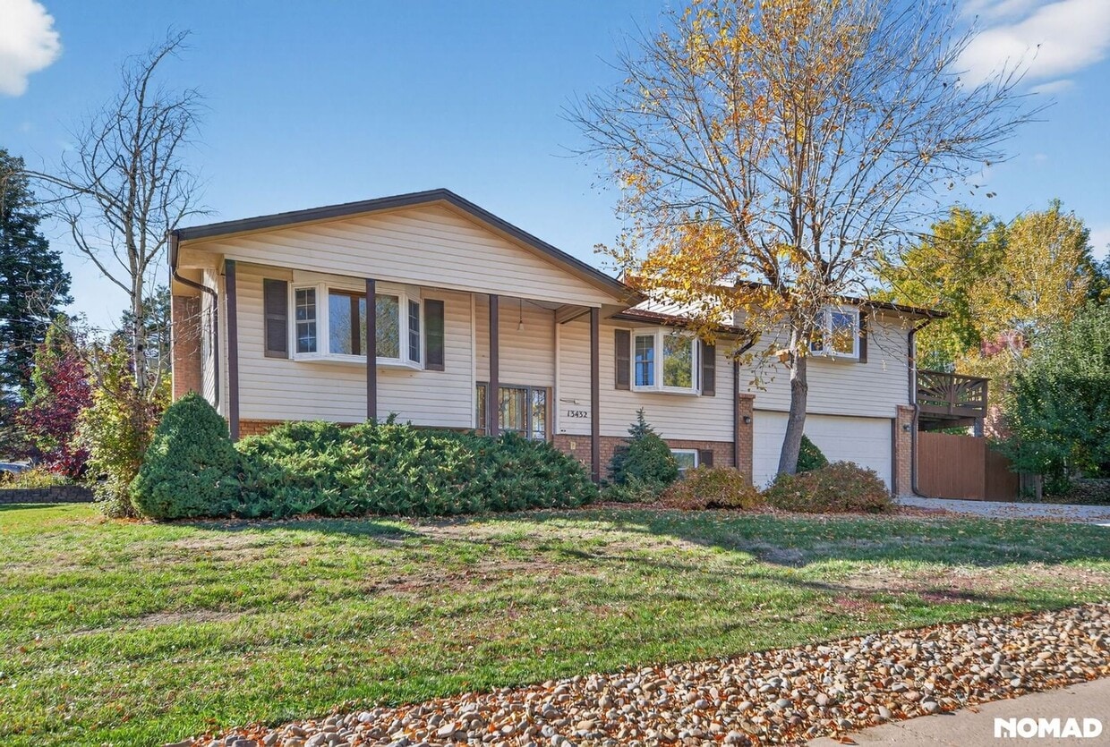 Primary Photo - 13432 W Alaska Pl